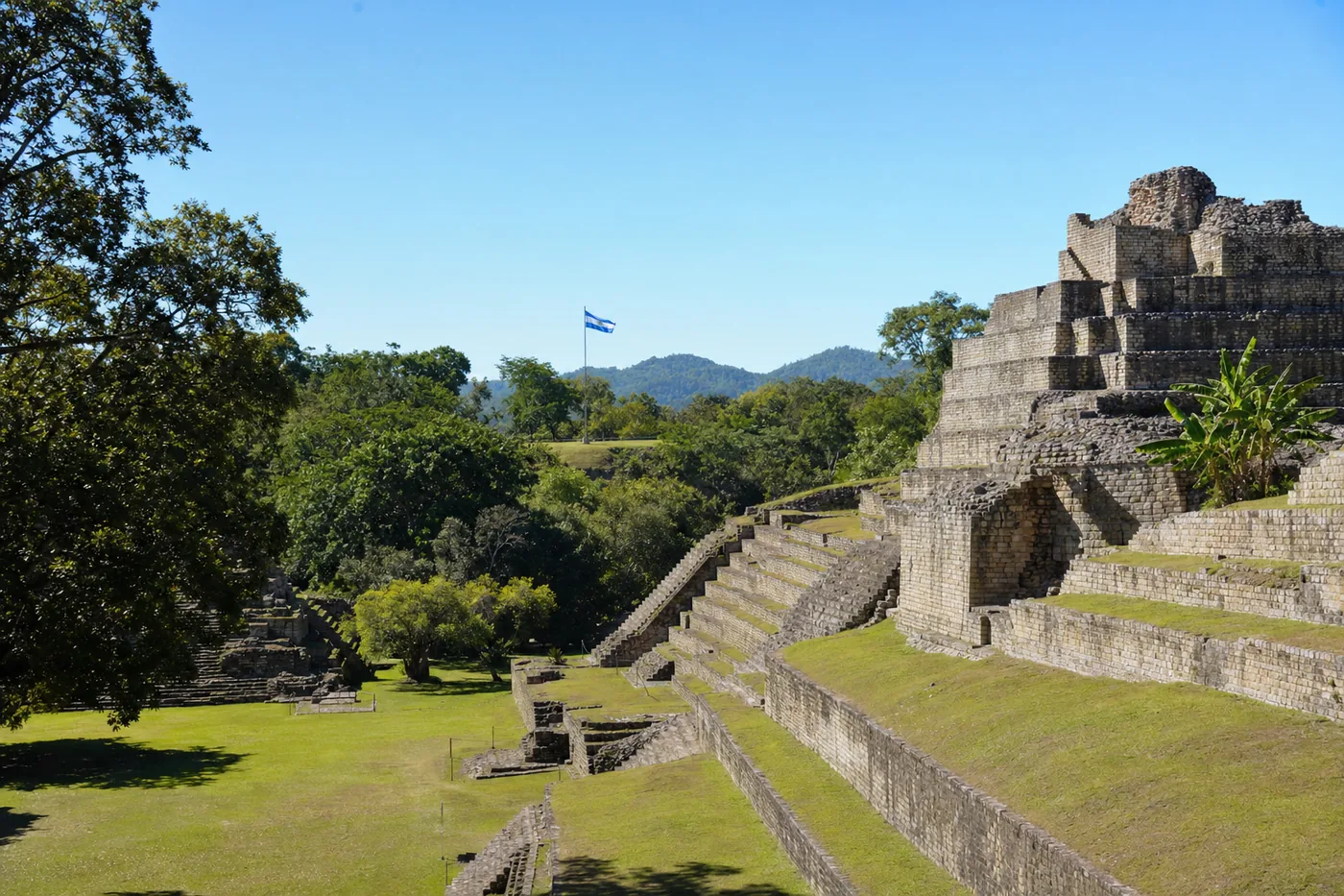 Honduras – tunnettu maamerkki ja maan lippu