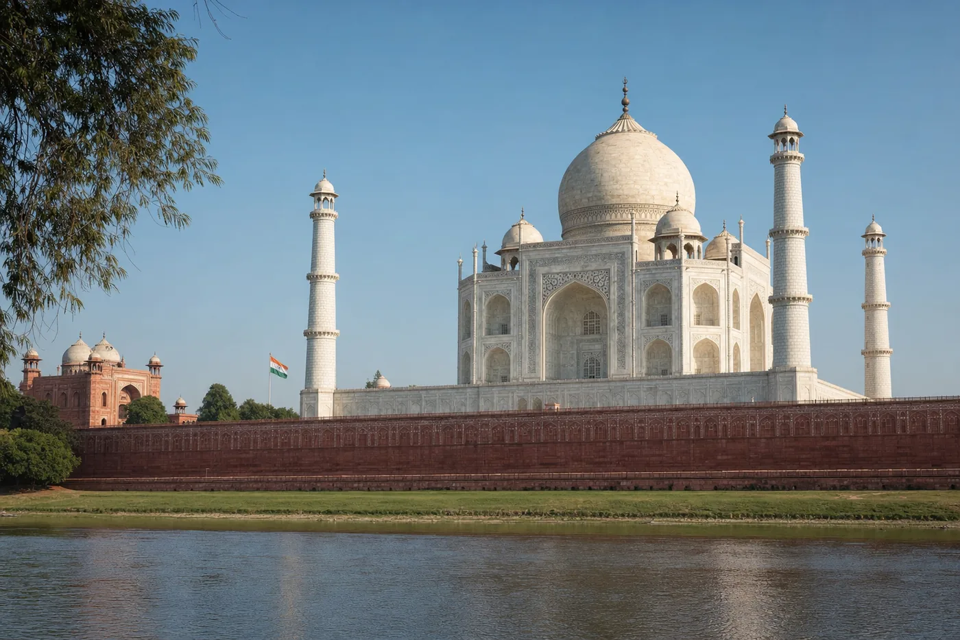 Intia – tunnettu maamerkki ja maan lippu